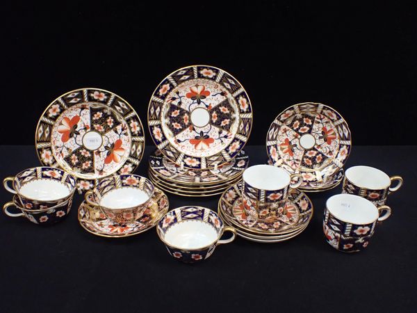 A QUANTITY OF ROYAL CROWN DERBY IMARI WARE