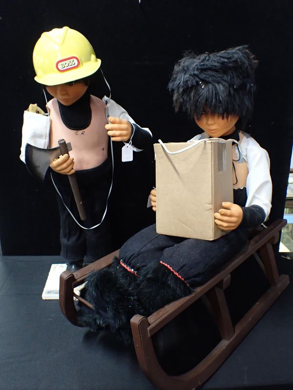 TWO SHOP DISPLAY AUTOMATONS OF INUITS