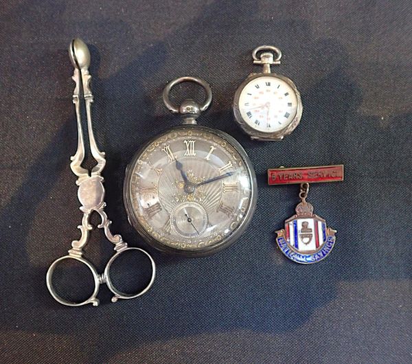AN ANTIQUE OPEN-FACE POCKET WATCH
