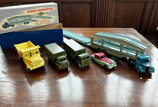 A DINKY SUPERTOYS PULLMORE CAR TRANSPORTER