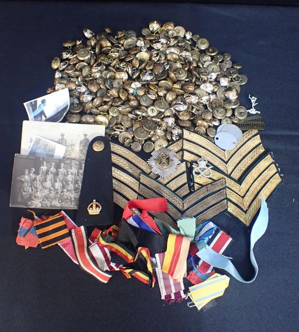 A COLLECTION OF MILITARY BUTTONS