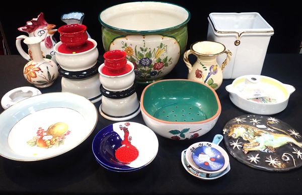 A COLLECTION OF ITALIAN CERAMICS