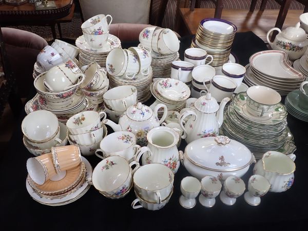 A ROYAL WORCESTER 'ROANOKE' PART TEA SERVICE