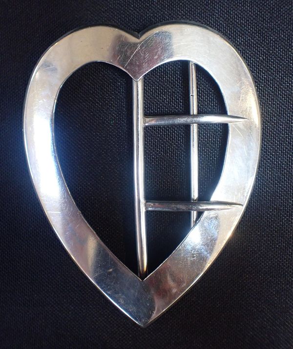A SILVER HEART-SHAPED BUCKLE, BY DEAKIN & FRANCIS
