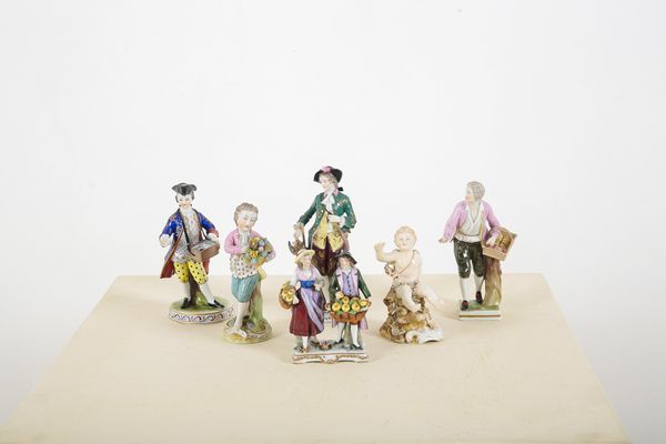 A QUANTITY OF DRESDEN PORCELAIN FIGURES