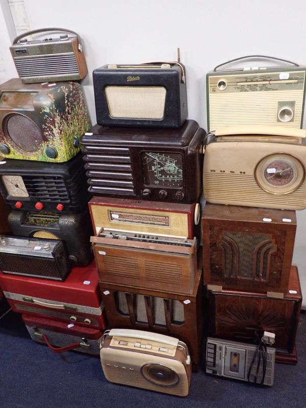 A COLLECTION OF VINTAGE WIRELESS SETS