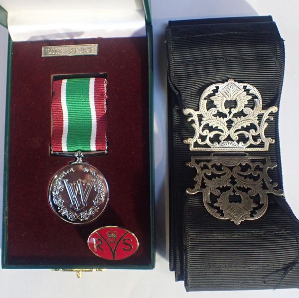 EDWARD VII SILVER NURSES BUCKLE
