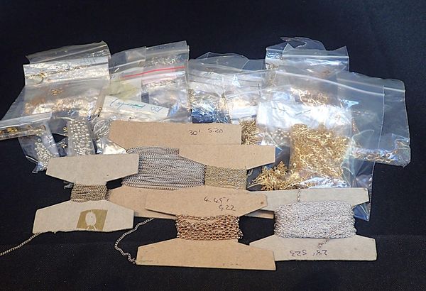 A QUANTITY OF SILVER AND GOLD TONE FINDINGS