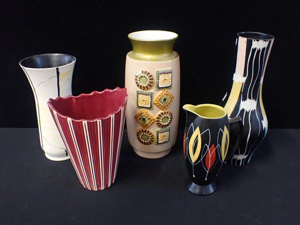 A 1950s SYLVAC VASE