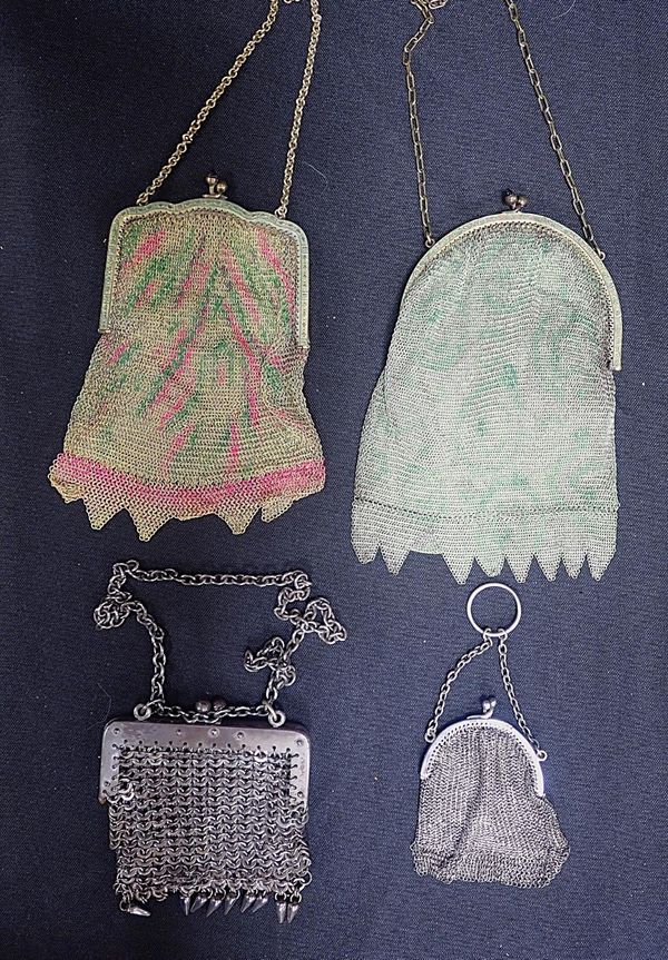 A SILVER MESH PURSE