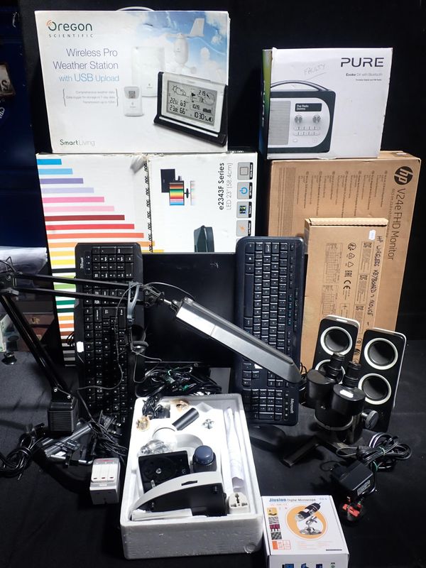 A QUANTITY OF COMPUTER AND ELECTRONIC EQUIPMENT