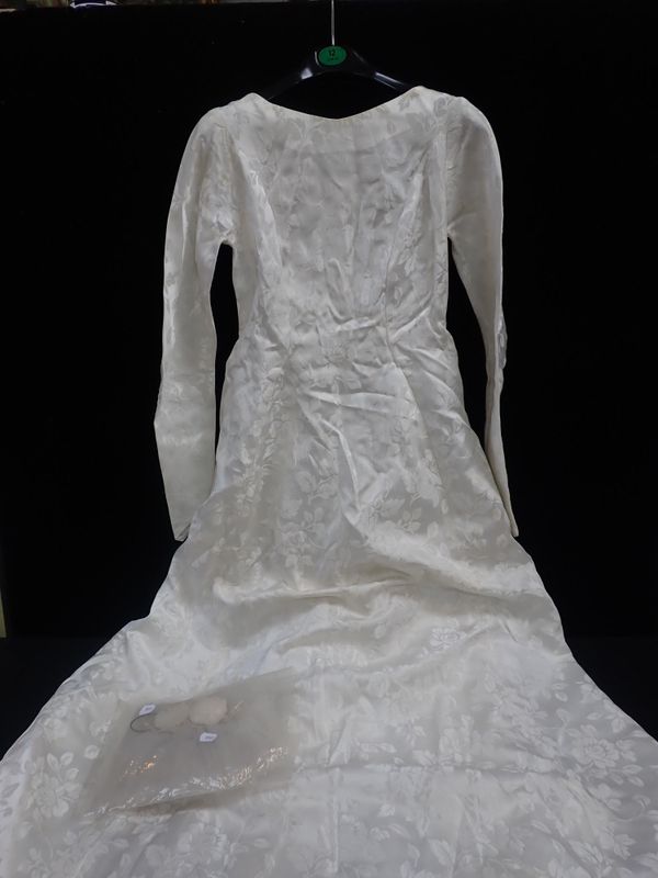 A 1940S NORMAN YOUNG SATIN WEDDING DRESS