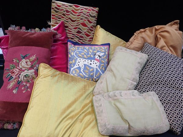 A COLLECTION OF SCATTER CUSHIONS