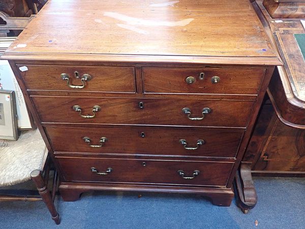 A 19th CENTURY MAHOGANY CHEST OF DRAWERS