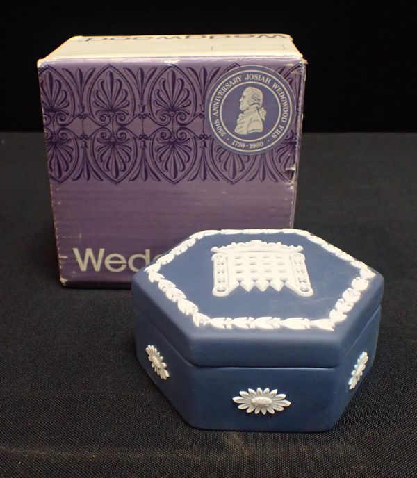 WEDGWOOD PALACE OF WESTMINSTER LIDDED BOX
