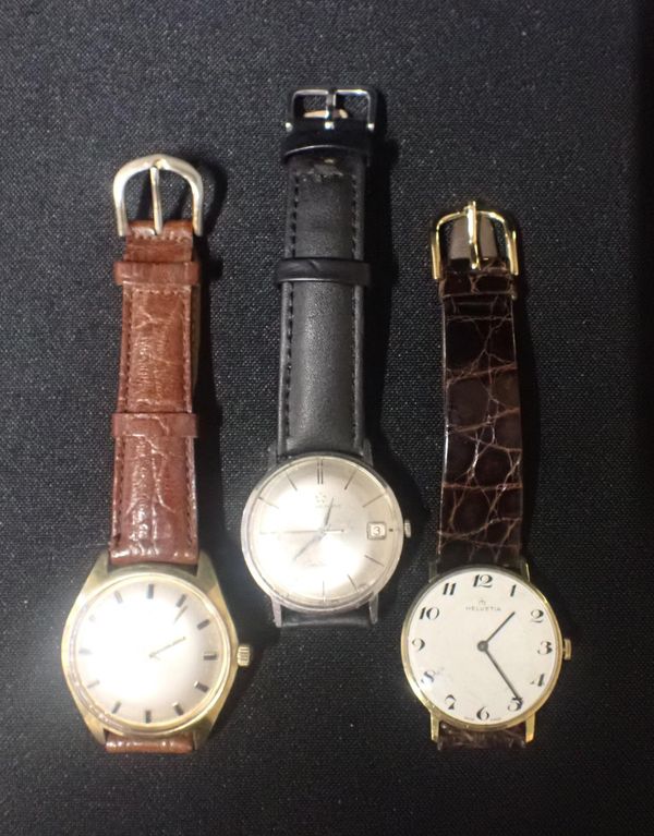 A ZENITH GOLD PLATED WRIST WATCH