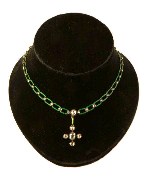 AN ANTIQUE ENAMEL AND DIAMOND NECKLACE