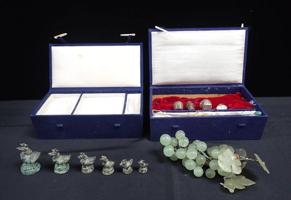 A SET OF BIRD OPIUM WEIGHTS