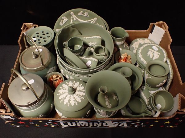 A COLLECTION OF WEDGWOOD GREEN JASPER ORNAMENTS AND TABLEWARES