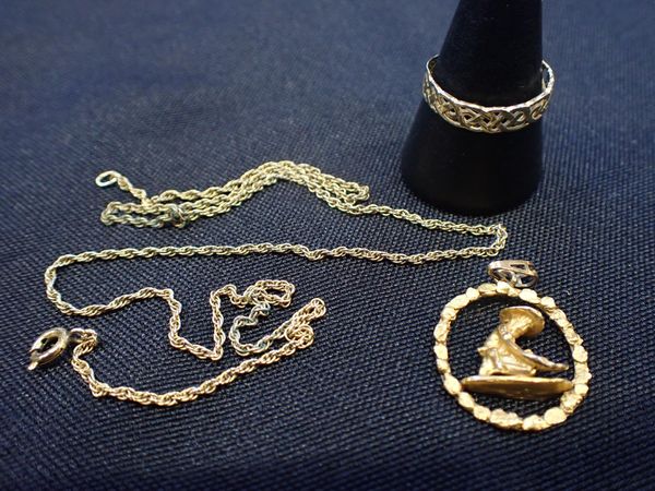 10K GOLD ‘PANNING’ CHARM