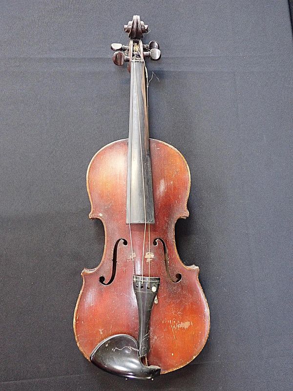 A CZECHOSLOVAKIAN 'STRADIVARIUS' VIOLIN