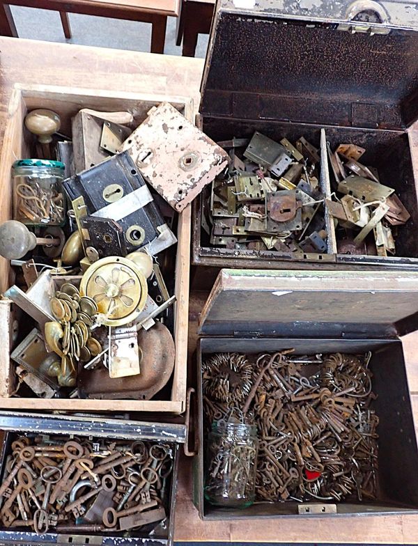 A QUANTITY OF FURNITURE KEYS