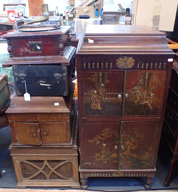 A MAHOGANY CABINET GRAMOPHONE WITH CHINOISERIE DECORATION