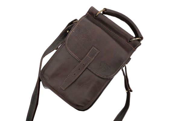 A FRENCH DARK BROWN LEATHER SHOULDER BAG