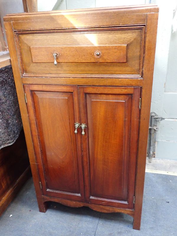 A 1920s MAHOGANY MUSIC CABINET