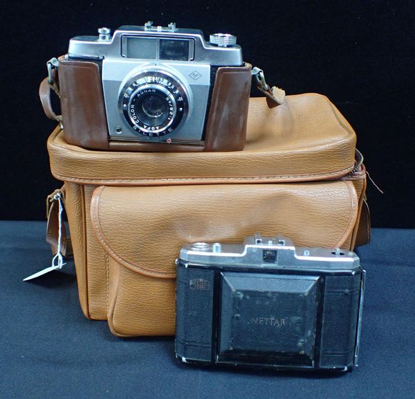 A ZEISS IKON BELLOWS CAMERA 1:4,5 f = 75mm