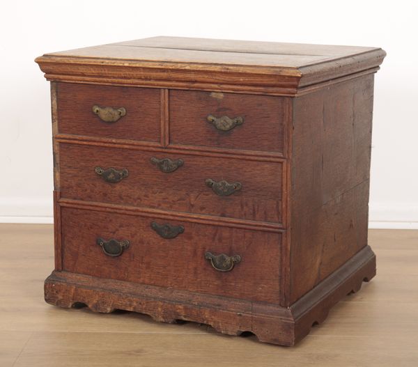 AN 18TH CENTURY OAK CELLARETTE