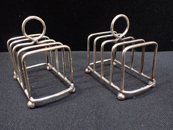 A PAIR OF SILVER TOAST RACKS