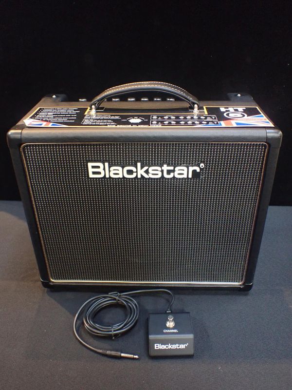 A BLACKSTAR HT 5 COMBO AMP