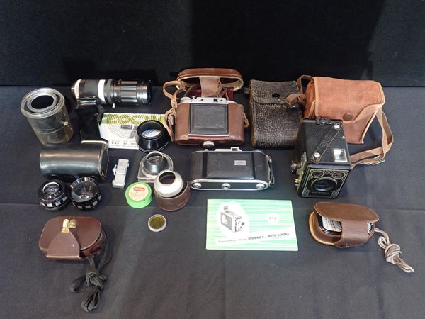 A QUANTITY OF CAMERA EQUIPMENT