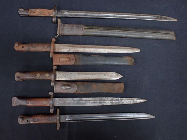 FIVE BAYONETS; TWO METFORD, THREE ENFIELD