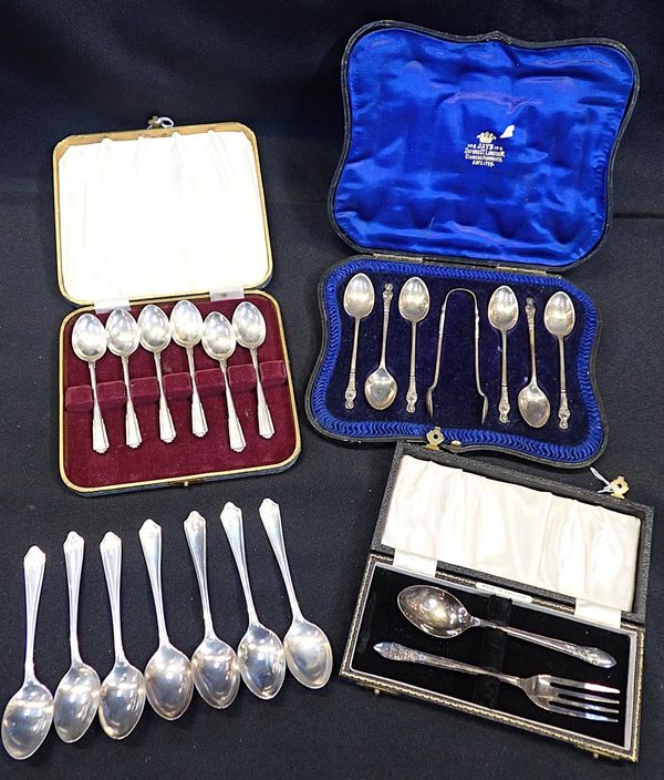 A SET OF SIX GEORGE V SILVER APOSTLE TEA SPOONS