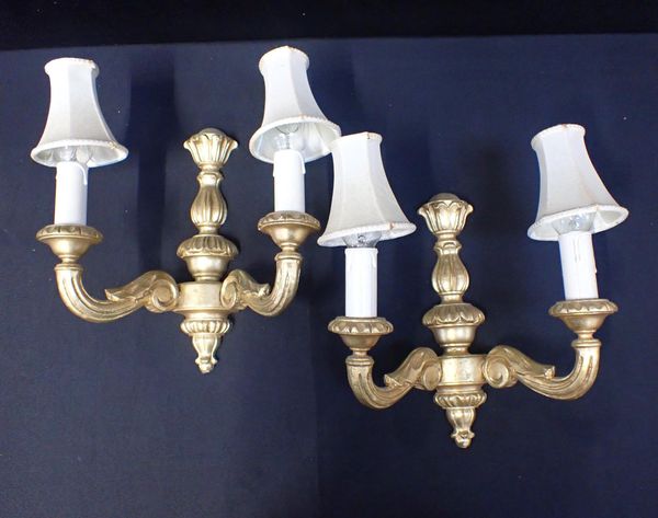 A PAIR OF GILTWOOD TWIN SCONCE WALL LIGHTS