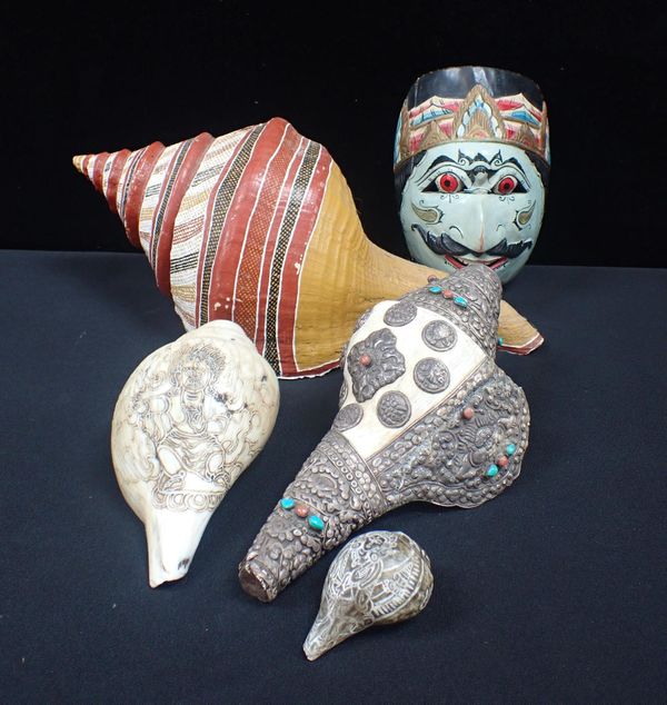 AN ETHNIC PAINTED LARGE SHELL