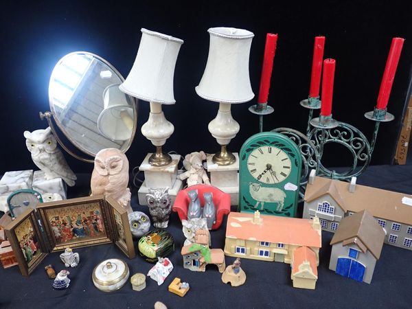 A PAIR OF MARBLE AND BRASS TABLE LAMPS