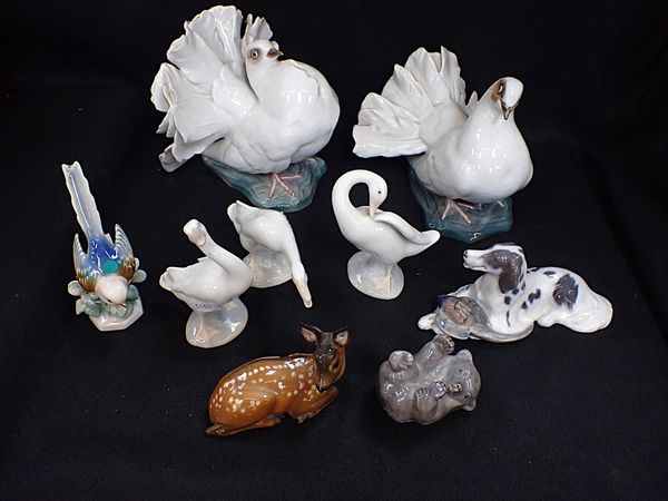 A PAIR OF ROSENTHAL DOVES