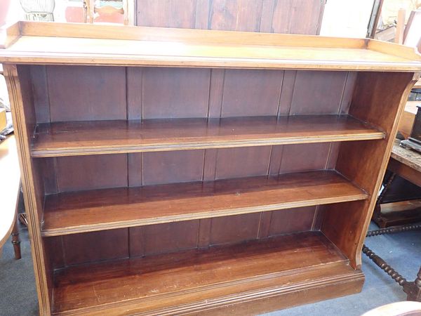 A LATE VICTORIAN MAHOGANY OPEN BOOKCASE
