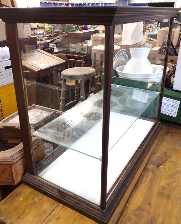 AN EARLY 20th CENTURY MAHOGANY FRAMED SHOP DISPLAY CABINET