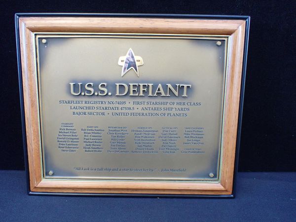 STAR TREK PLAQUE USS DEFIANT