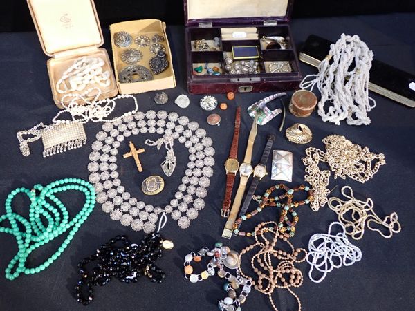 A 19th CENTURY HAIR MOURNING BROOCH