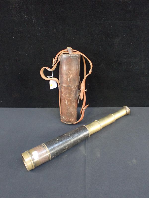 A 19tH CENTURY TELESCOPE, IN LEATHER CASE