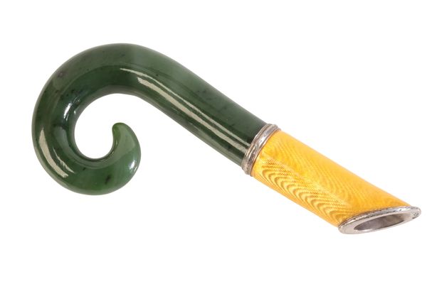 AN EARLY 20TH CENTURY RUSSIAN NEPHRITE CANE HANDLE