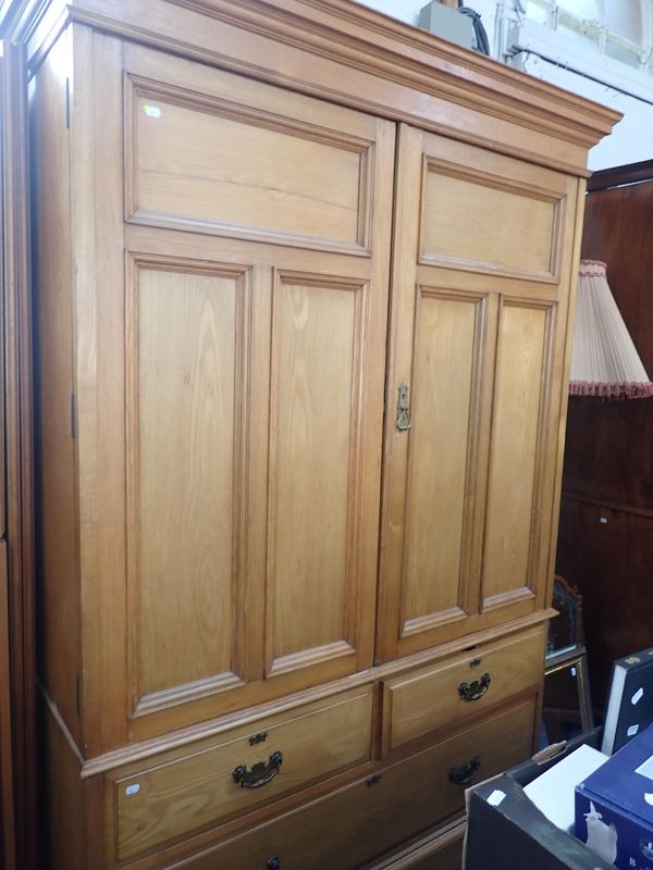 A VICTORIAN ASH LINEN PRESS