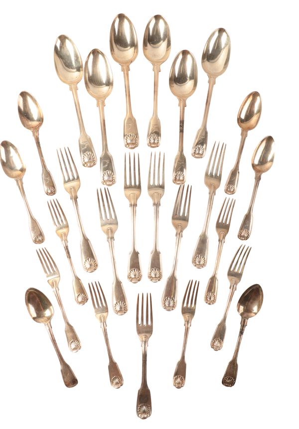 A HARLEQUIN GEORGE III AND LATER SILVER FIDDLE, THREAD AND SHELL PART CUTLERY SERVICE