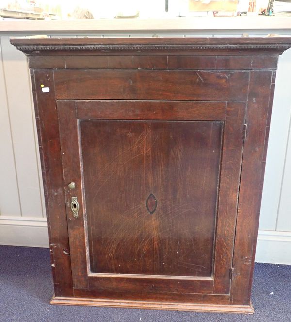 AN 18th CENTURY OAK WALL CUPBOARD