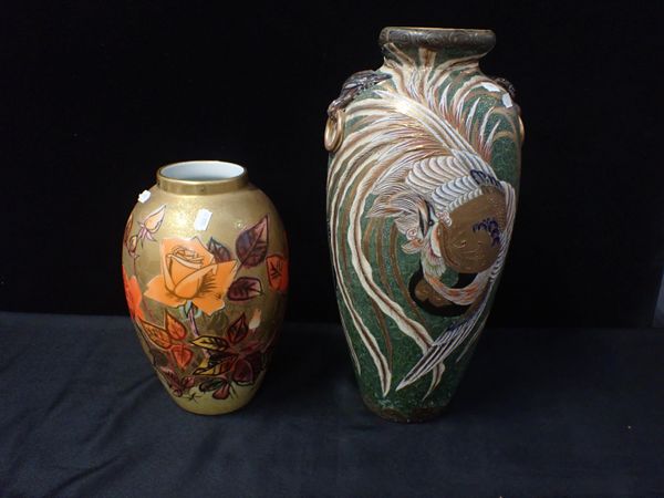 AN EARLY 20TH CENTURY JAPANESE SATSUMA POTTERY VASE